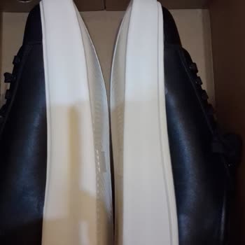 Üretim Hatası Nedeniyle Yanlış Beden Gelen Sneaker'ım İçin Ücret İadesi Talebi