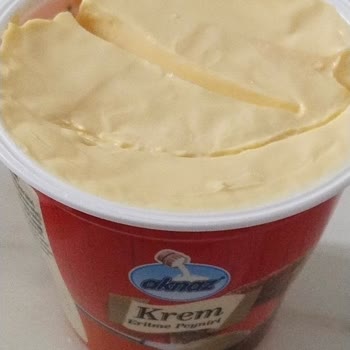 Krem Peynirde Küf Ve Renk Değişikliği: Son Kullanma Tarihi Geçmemiş Olmasına Rağmen