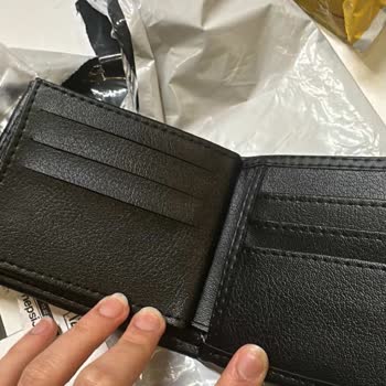 İsim Ve Göz Baskılı Cüzdan Yerine Baskısız Ürün Gönderildi Ve Cevap Alınamadı