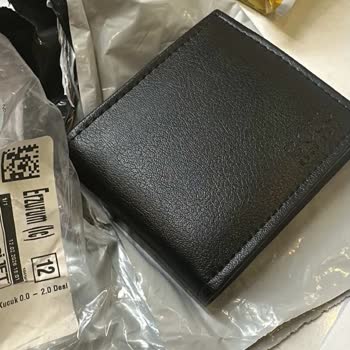 İsim Ve Göz Baskılı Cüzdan Yerine Baskısız Ürün Gönderildi Ve Cevap Alınamadı