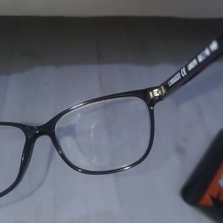 Plastik Cam Satışı Ve Bilgilendirme Eksikliği