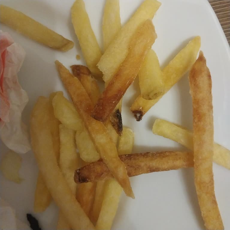 Manisa Şehzadeler Çimentepe Şubesinde Soğuk Ve Eksik Sipariş, Menüde Oyuncak Yokluğu