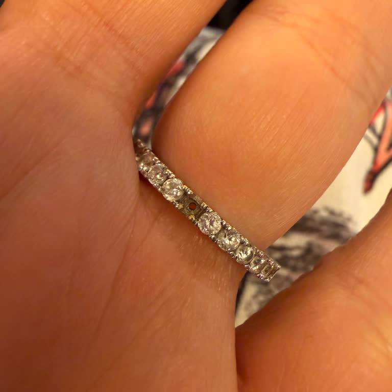 Perlavista AVM Lizay Mağazasının Tam Tur Yüzük Taşı Sürekli Düşüyor