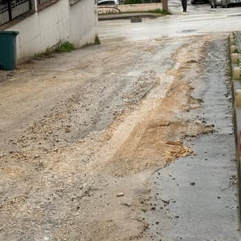 Yunuseli Mahallesi 248. Sokakta Kalıcı Asfalt Yoksunluğu Ve Çamur Çukurları