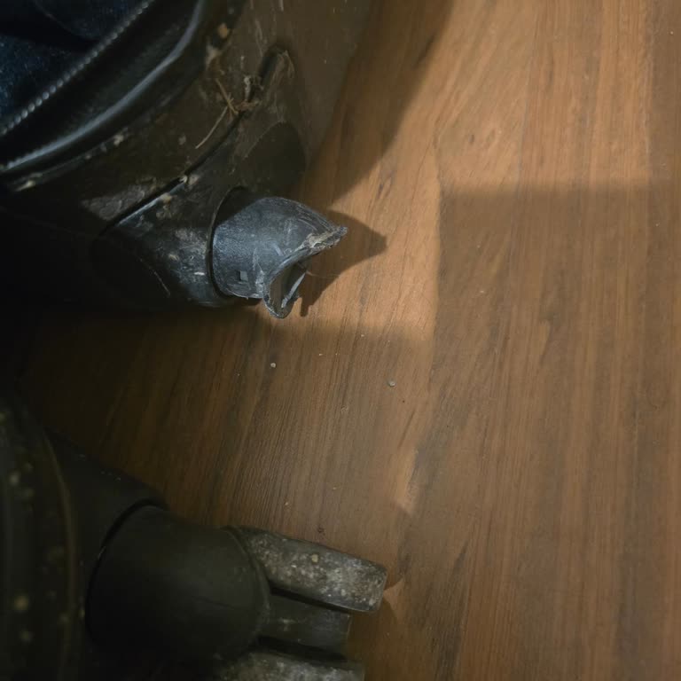 Kabin Boy Valizimin Tekerleği Kırıldı: Enver Geçgel Turizm'den Tazminat Talebi