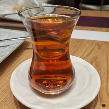 Sultanbeyli Çetinkaya Pastanesinde Çayın Kalitesi Bizi Hayal Kırıklığına Soktu