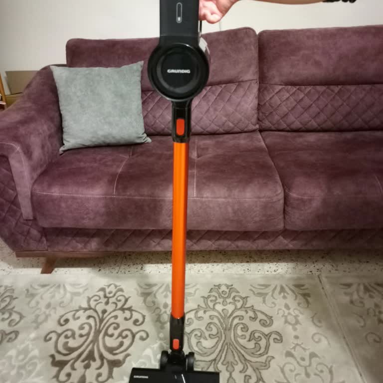 Grundig Dikey Şarjlı Süpürge Sürekli Parça Kırılmaları Nedeniyle İade Talebi