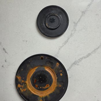 Siemens Gazlı Ocakta Brülör Kapakları 15 Gün İçinde Paslandı Ve Soyuldu, Garanti Değişimi İsteniyor