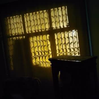 Yanlış Açılı Sokak Lambası Mahremiyet Ve Uyku Sorununa Yol Açıyor