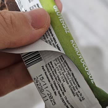 Fellas'tan Geçmiş Son Kullanma Tarihli Bozuk Antep Fıstıklı Meyve Barı İçin Açıklama Talebi