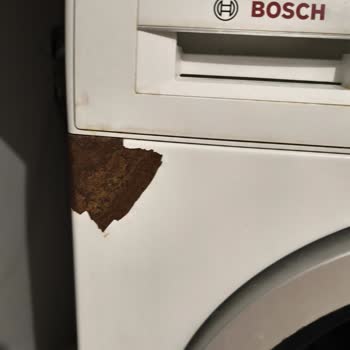 Bosch Çamaşır Makinesinde Gövde Paslanması Ve Ücretsiz Değişim Talebi