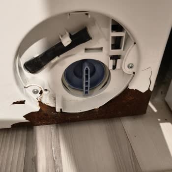 Bosch Çamaşır Makinesinde Gövde Paslanması Ve Ücretsiz Değişim Talebi