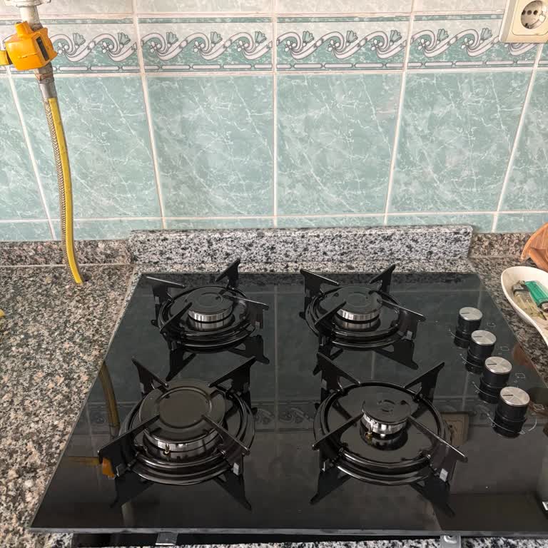 Patlayan Ocak Ve Gaz Kaçaklığı: Acil İade Ve Güvenlik Talebi