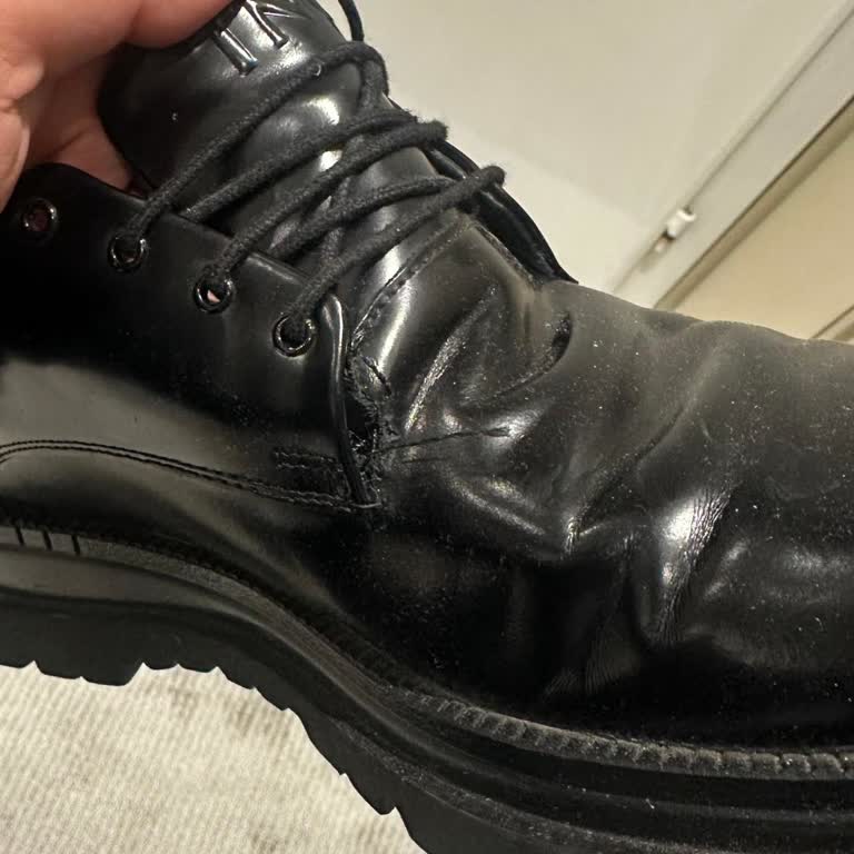 Az Kullanımda Yırtılan Deri Ayakkabı Ve Mağazanın İade Reddi