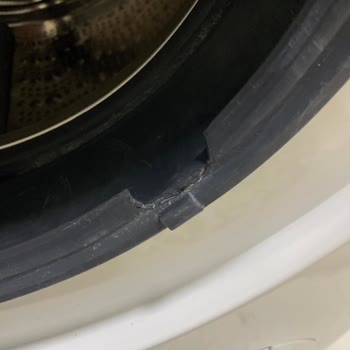 Garanti Kapsamındaki Kapı Lastiği Yırtılması İçin Haksız Ücret Talebi