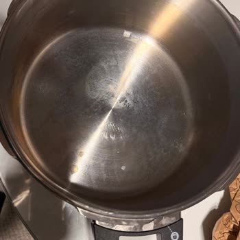 Karaca Düdüklü Tencerede Ciddi Şekilde Deformasyon Oluştu