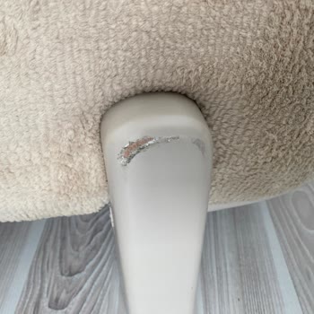 Deforme Mobilyalar Ve Çalışanların Rahatsız Edici Davranışı