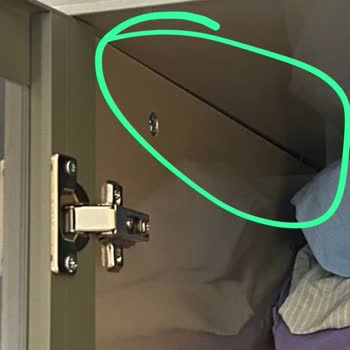 Deforme Mobilyalar Ve Çalışanların Rahatsız Edici Davranışı