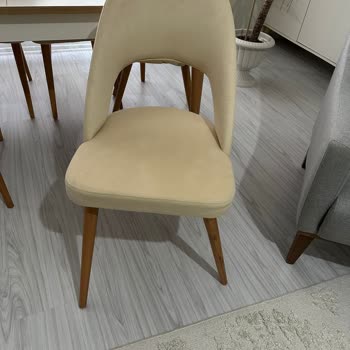 Çetmen Mobilya’da Kırık Konsol Ve Yamulan Sandalyeler Tamir Edilmiyor