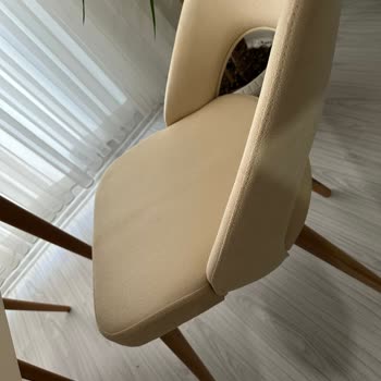 Çetmen Mobilya’da Kırık Konsol Ve Yamulan Sandalyeler Tamir Edilmiyor