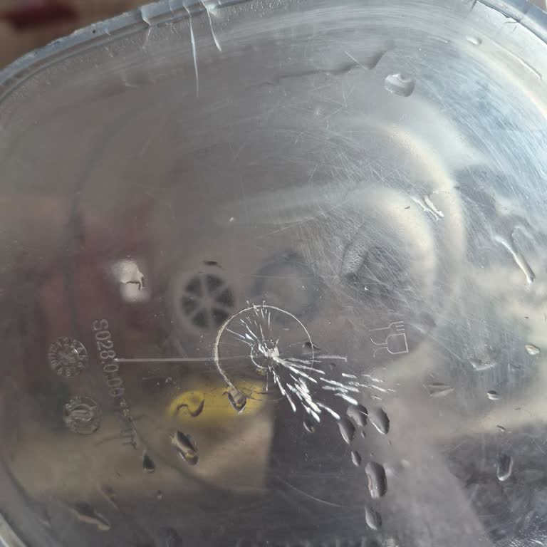 Brita Aluna Sürahisinde Taban Çatlaması Ve Su Kaçağı