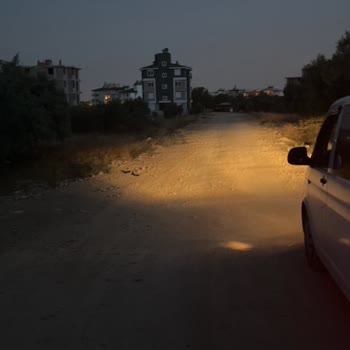 Kepez Varsak Esentepe Mahallesi Sokak Aydınlatması Eksikliği Güvenliği Tehlikeye Atıyor