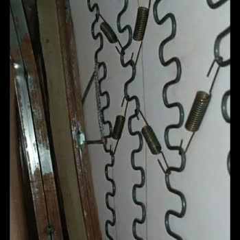 Mondi Home Üçlü Koltukta Paslı İç Demir Ve Kırık Taşıyıcı