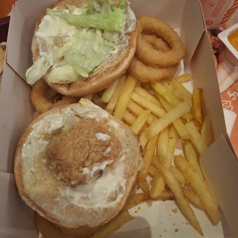 Hamburgerdeki Tavuk Parçası Boyutu Standart Dışı Ve Tüketiciyi Yanıltıyor