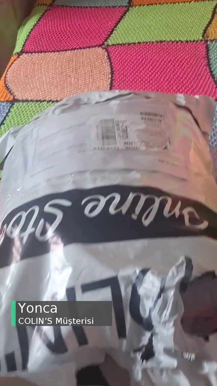 COLIN’S Kusurlu Ürün! videonun kapak resmi