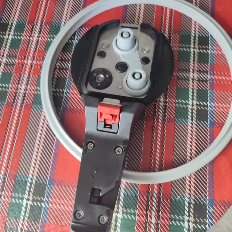 WMF Düdüklü Tencere Seti Yanıltıcı Tanıtım, Süre Uzuyor Ve Su Sızdırıyor