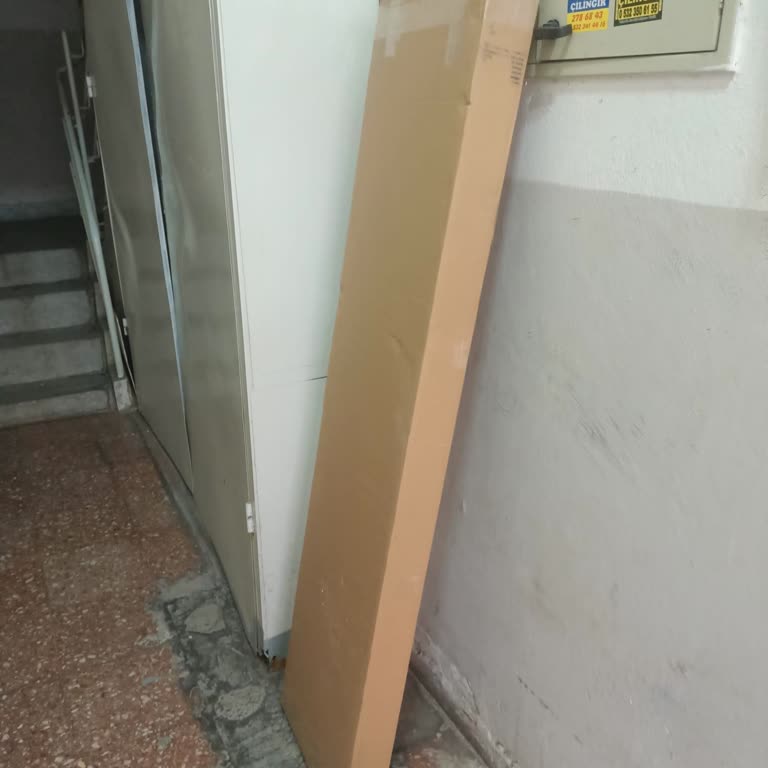 Kurye 26 Kg Mobilyayı Üst Kata Taşıma İsteğini Reddetti Ve Teslimat Kodunu İstedi