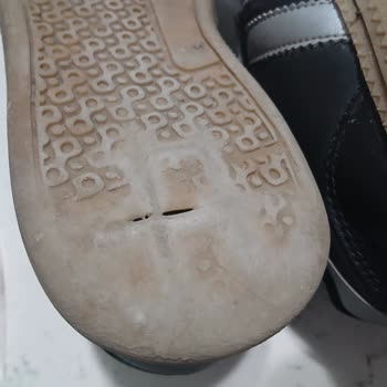 Çocuk Ayakkabısının Sürede Tabanda Açılması Mağaza Tarafından Üretim Kaynağı Değil Olarak Red Edildi