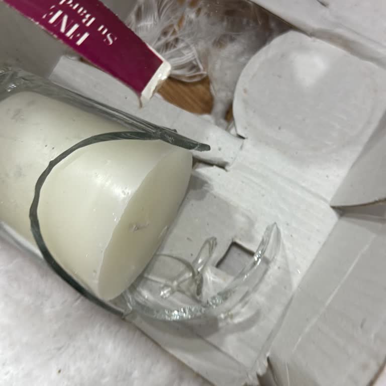 Kırık Gelen Mumlar İçin Satıcı Sorumluluk Reddi Ve Müşteri Memnuniyetsizliği