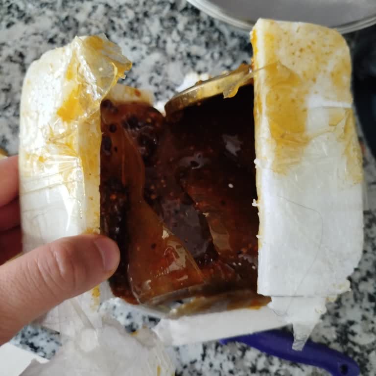 DHL Teslimatında Bal Kavanozu Patladı, 1490 TL Zarar Talebi