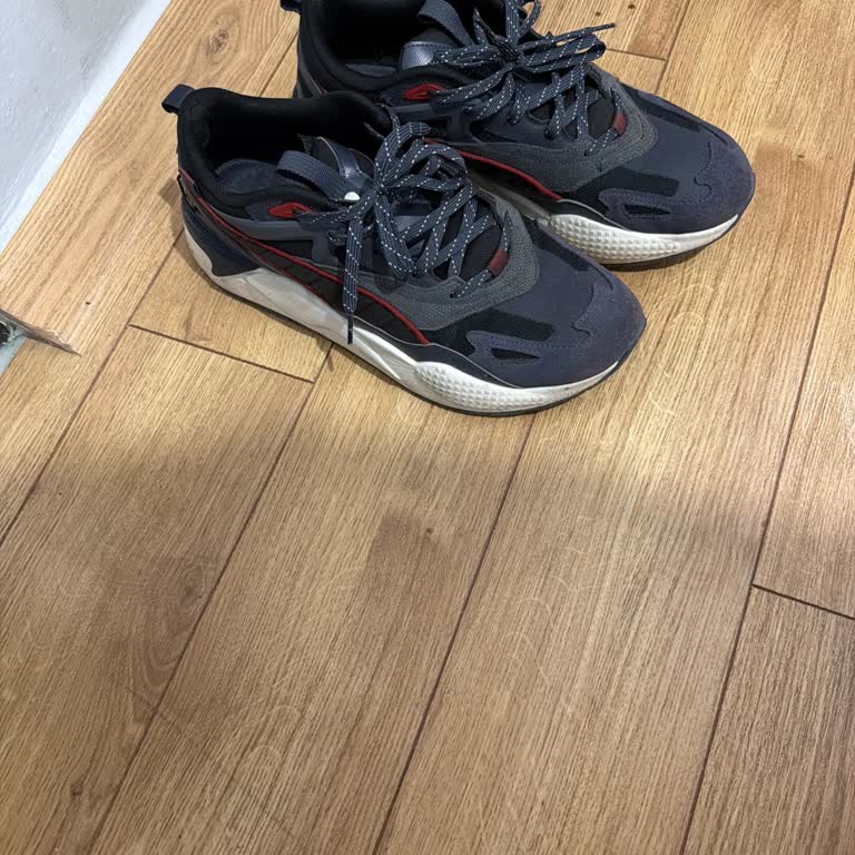 Su Geçirmez Olduğu Söylenen Ayakkabı Yağmurda Su Alıyor, Çözüm Sadece Satın Alınan Mağazaya