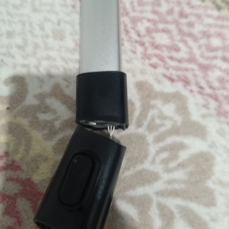 Garanti Süresinde Philips SpeedPro Max Dik Süpürgemin Borusu Aniden Kırıldı