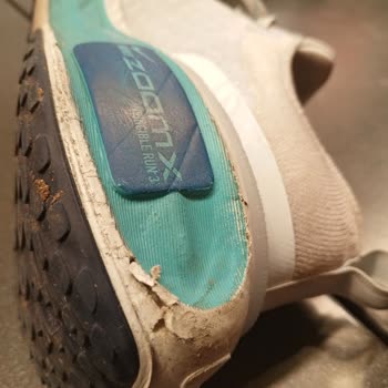 Nike Mağazası Kusurlu Ayakkabı İadesini Reddetti, Tek Çözüm Mağaza Hediye Kartı