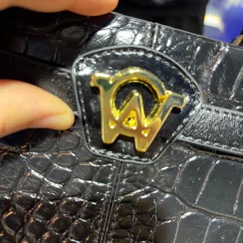 İndirimli Çantada Yırtık Ve İade Talebi