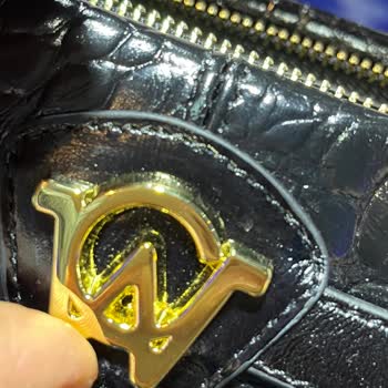 İndirimli Çantada Yırtık Ve İade Talebi