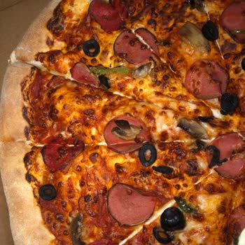 Dominos Kırklareli Şubesinde Yanmış Ve Eksik Malzemeli Pizza İçin Ücret İadesi Talebi