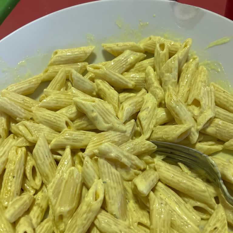 Tavuklu Makarna Siparişinde Tavuk Yok, Uzun Bekleme Ve Yetersiz İletişim