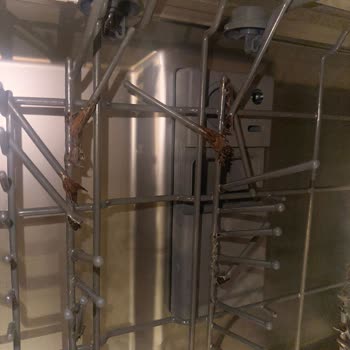 Teka Bulaşık Makinesinde Sepetlerde Aşırı Paslanma Ve Çürüme