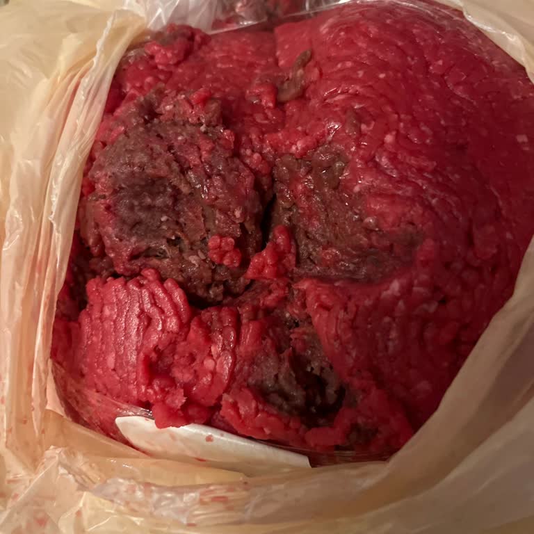 Simsiyah Kıyma Satışı Sağlık Riski Yaratıyor