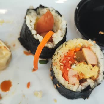 Sopung Kore Restoranı Yemekler Soğuk Hijyen Yok ve Fazladan Para Aldılar