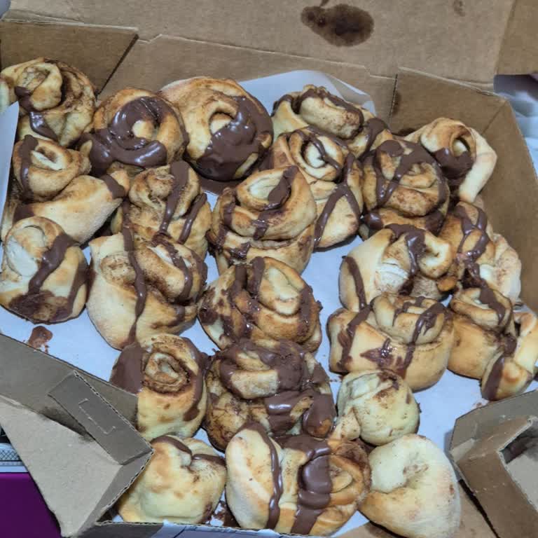 Domino's Esenyurt'ta Cinnamon Roll Küçük Ve Az Malzemeli, Ücret İadesi Talep Ediyorum