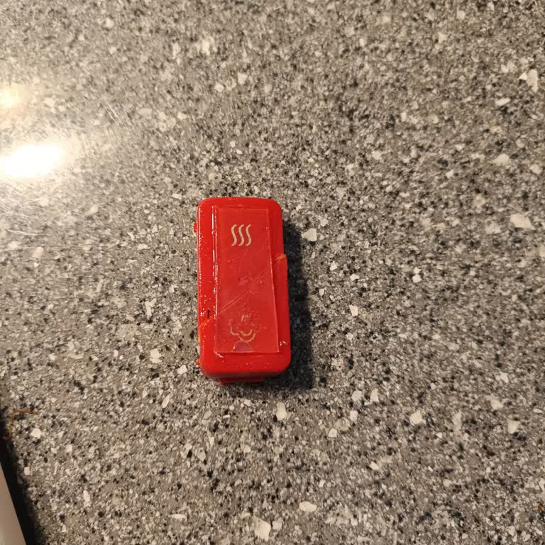 Arçelik CM6342 Çaycısının Açma Kapama Düğmesi Kırıldı Ve Parça Değişimi Talep Ediliyor