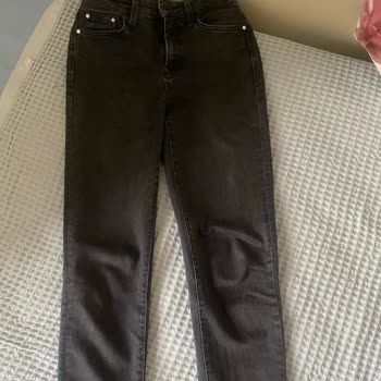 Mavi Dörtyol Mağazasından Aldığım Kot Pantolonun Diz Bölgesinde Yırtılma Ve Solma Sorunu