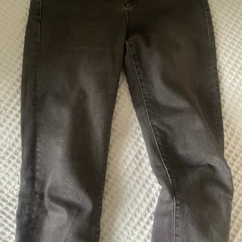 Mavi Dörtyol Mağazasından Aldığım Kot Pantolonun Diz Bölgesinde Yırtılma Ve Solma Sorunu