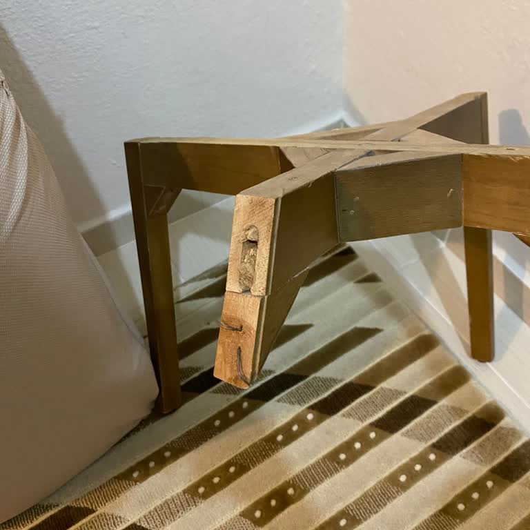 Enza Home Sandalyelerde Malzeme Hatası Ve Garanti Dışı Ücret Talebi