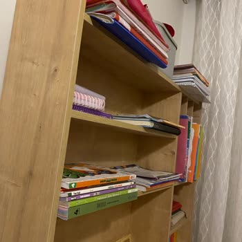 Yanıltıcı Görseller Ve Yetersiz Raf Tasarımı Nedeniyle Çalışma Masası Değişim Talebi